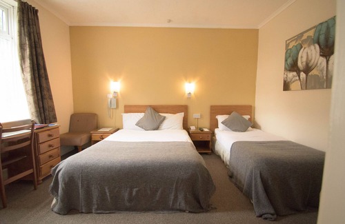 Carlisle Hotel | Pinegrove Hotel