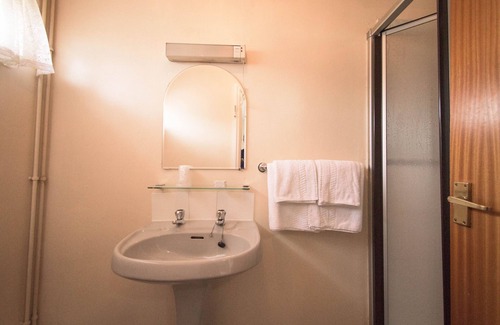 Carlisle Hotel | Pinegrove Hotel