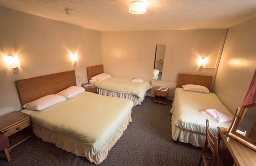 Carlisle Hotel | Pinegrove Hotel