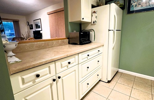Pinehurst Condominio | Pinehurst Lakeview 2BR Condo - Waterfront and Pool!