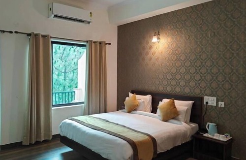 Dharampur Hotel | Pineland Chalets And Resort