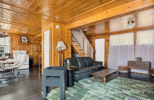 Green Valley Lake Cabina | Pineland Getaway – Serene Escape