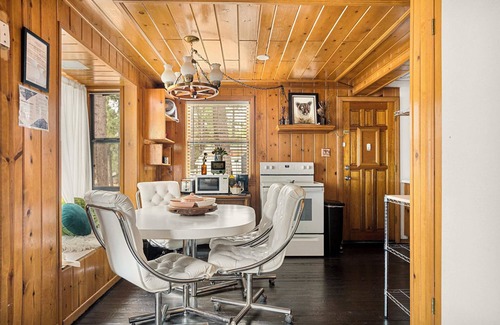 Green Valley Lake Cabina | Pineland Getaway – Serene Escape