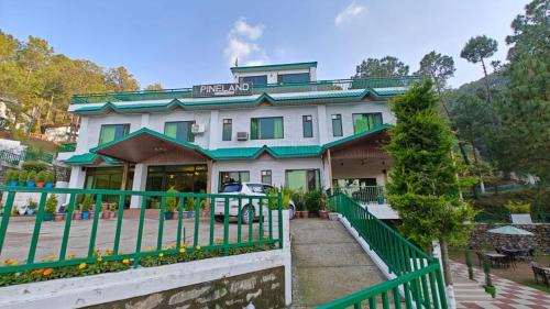 Dharampur Complejo | Pineland Resorts & Chalets Kasauli