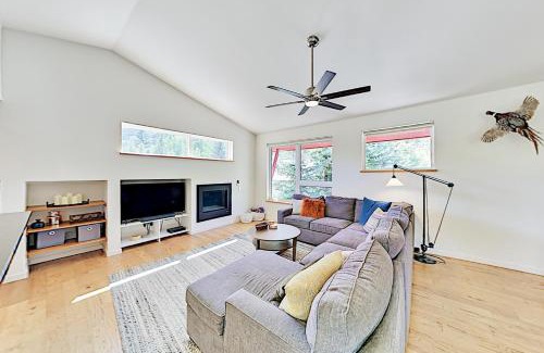 Avon Casa | Pines Court