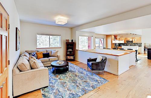 Avon Casa | Pines Court