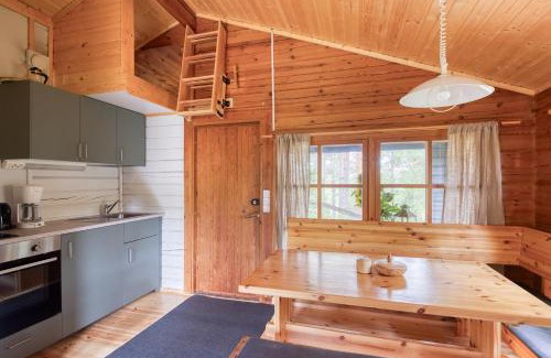 Pyha Casa | Pinetree Cottages Blue Cabin