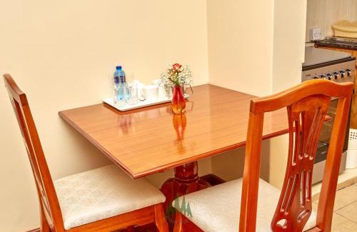 Eldoret Cama Y Desayuno | Pinetree Gardens Residence