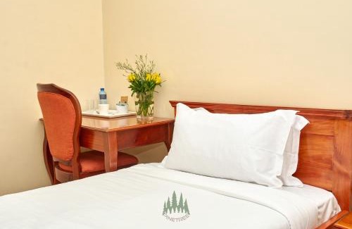 Eldoret Cama Y Desayuno | Pinetree Gardens Residence
