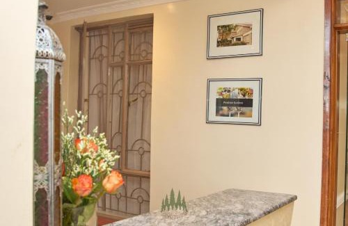 Eldoret Cama Y Desayuno | Pinetree Gardens Residence
