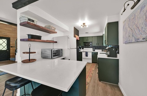 Ogden Casa | Pineview Hideaway Salt Water Hot Tub In-Law Suite w Fitness Room