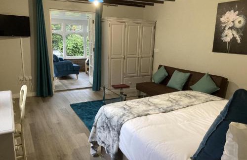 New Forest District Casa | Pinewood Cottage Self Catering Apartments and studio apartments