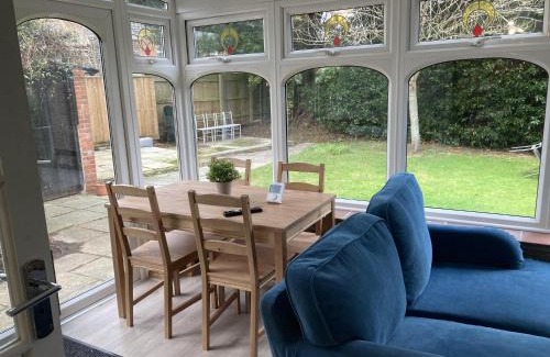 New Forest District Casa | Pinewood Cottage Self Catering Apartments and studio apartments