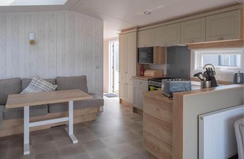 Wells-next-the-Sea Cabina | Pinewoods Lakeside Luxe no.2 - no dogs