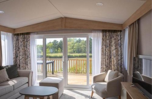 Wells-next-the-Sea Cabina | Pinewoods Lakeside Luxe no.4 - no dogs