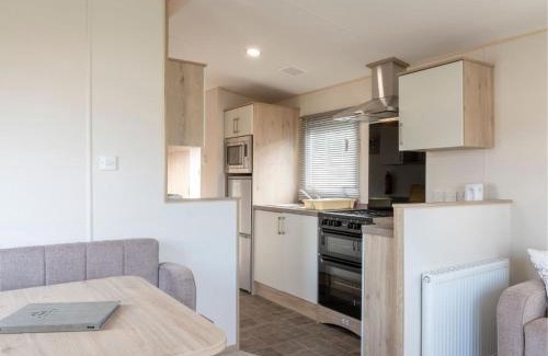 Wells-next-the-Sea Cabina | Pinewoods Park Compact sleeps 6 – no dogs