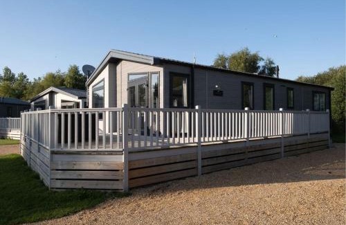 Wells-next-the-Sea Cabina | Pinewoods Saltmarsh Lodge sleeps 7 – no.2