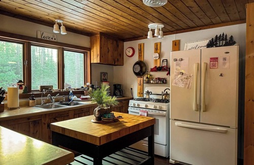 Ely Cabina | Piney Woods Retreat: Sauna, State Parks & Trails!