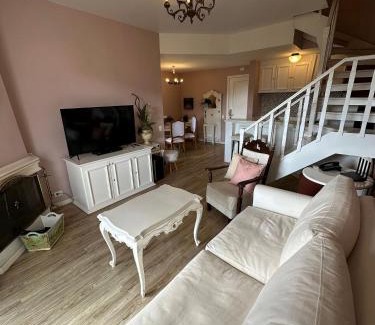 Alto do Capivari Apartamento | Apartamento Rosa en Castelo para Familia
