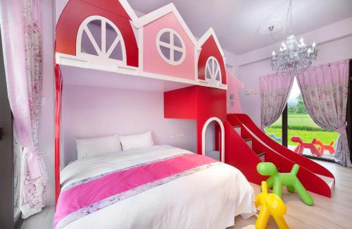 Dongshan Casa | Pink Castle House