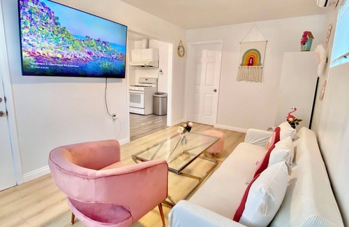 Rosemead Casa | Pink Charming 2BRs house near DTLA
