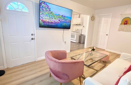 Rosemead Casa | Pink Charming 2BRs house near DTLA