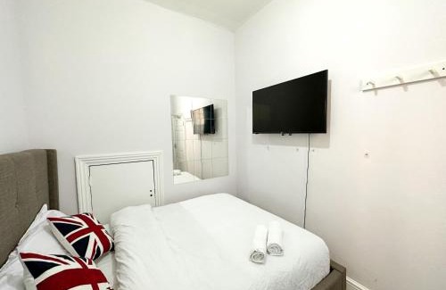 Whitechapel Casa | Pink Door Guesthouse