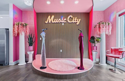 Nashville Apartamento | Pink Honky-Tonk – Nashville’s ultimate Barbiecore getaway!