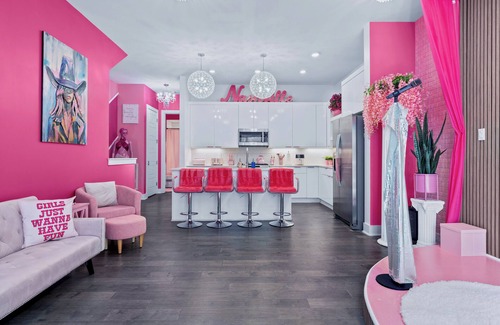 Nashville Apartamento | Pink Honky-Tonk – Nashville’s ultimate Barbiecore getaway!