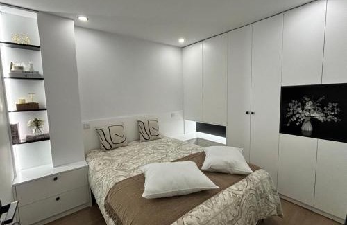 Moncao Apartamento | Pink House