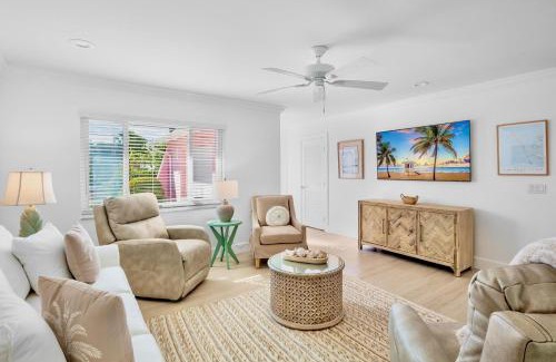 Anna Maria Casa | Pink Palm Bungalow