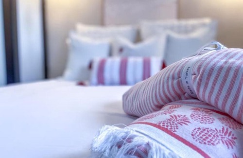 Singer Island Apartamento | Pink Paradise at Seascape. Getaway by the beach!
