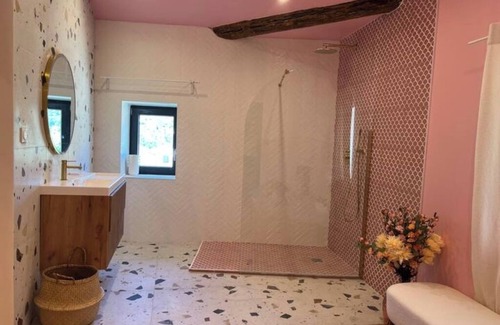 Anduze Cama Y Desayuno | Pink Room - La Vie en Rose