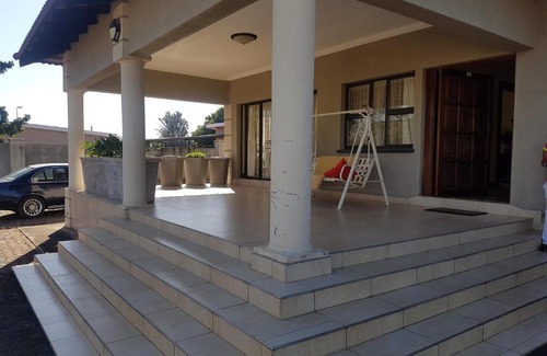 Manzini Casa | Pinkyzo Sweet 3 Bedroom Home Villa