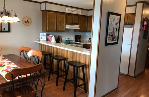 Banner Elk Condominio | Pinnacle Inn Resort 2br / 2ba Condo w / piscina cubierta - Beech Mountain, NC