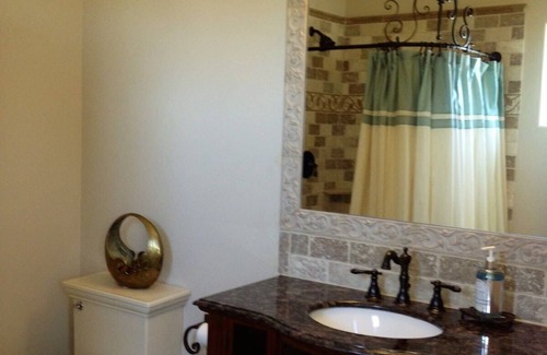 Benton County Apartamento | Pinnacle Luxury Apt: Awesome Location & Lifestyle