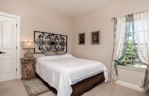 Benton County Apartamento | Pinnacle Luxury Apt: Awesome Location & Lifestyle