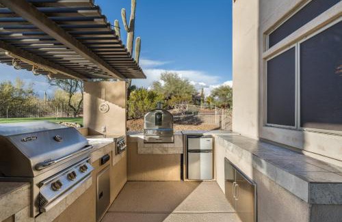 Pinnacle Foothills Casa | Pinnacle Perfection by Porter Heated Pool Spa w Outdoor Putting Green