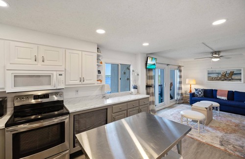 Sunnyside Condominio | Pinnacle Port 304a
