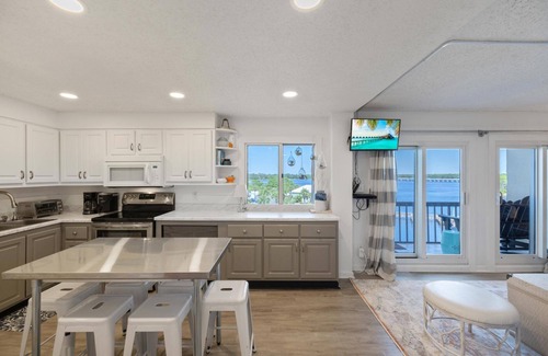 Sunnyside Condominio | Pinnacle Port 304a