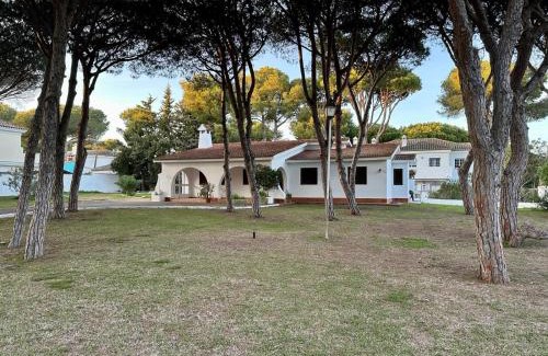 Chiclana de la Frontera Chalet De Esquí | Pinos Verdes