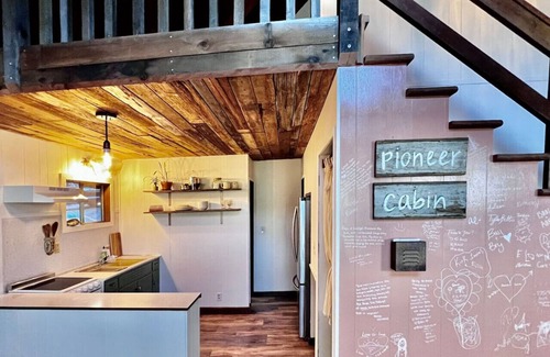 Gasquet Cabina | Pioneer Cabin Retreat