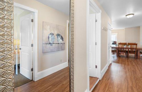 Historic Downtown District Casa | Pioneer Vacation Rentals - Pioneer North Suite downtown Ashland