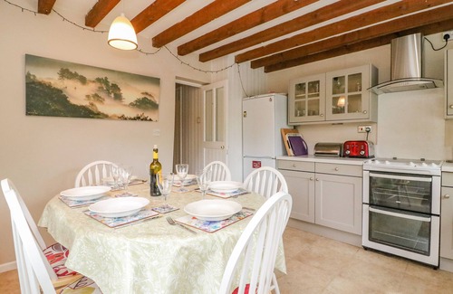 Bridport Cabaña | Pippins Loders, BRIDPORT