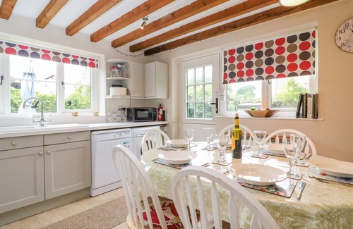 Bridport Cabaña | Pippins Loders, BRIDPORT