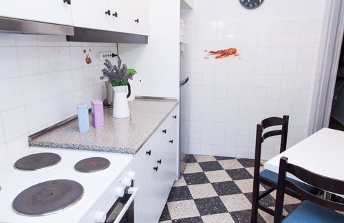 Keratsinion Apartamento | Piraeus 1 Bd Cosy Apt with Balcony
