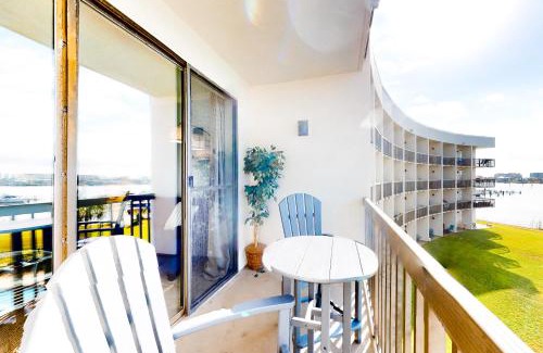 Fort Walton Beach Hotel | Pirates Bay A311