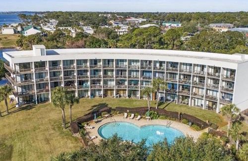 Fort Walton Beach Hotel | Pirates Bay B315 - Bayfront Beauty