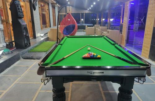 Manali Hotel | Pirates Resort Centeral Heated with Mountain View & Swimming Pool #Free Pick from Volvo Bus Stand