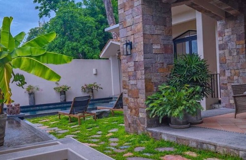 Cerro del Vigia Apartamento | PISCIS CONDOnDawn overlooking the most beautiful bay in Mexico.
